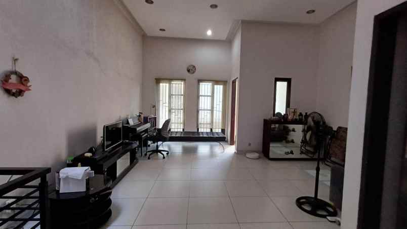dijual rumah dan tanah kosong dipetojo jakarta pusat