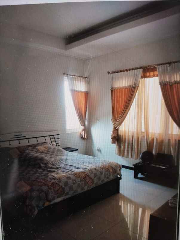 dijual rumah delta sari indah