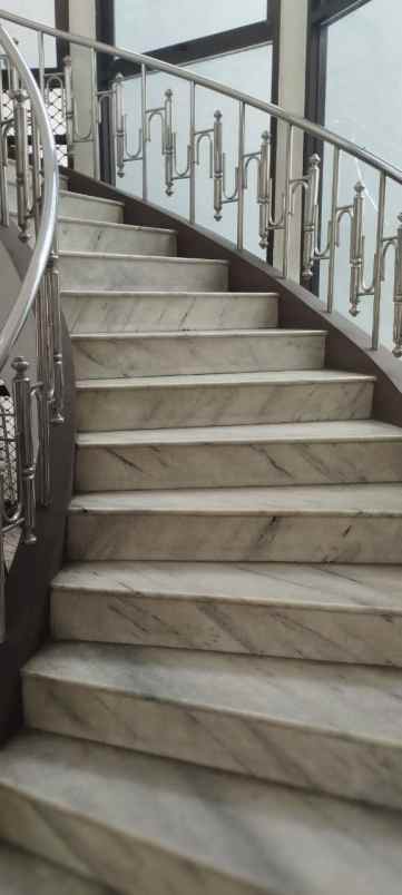 dijual rumah dharmahusada