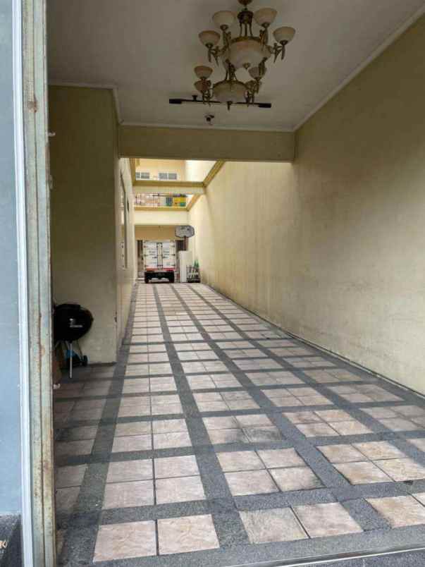 dijual rumah dharmahusada permai