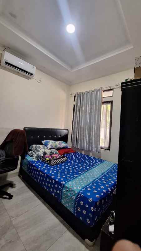 dijual rumah di cluster aralia harapan indah 2