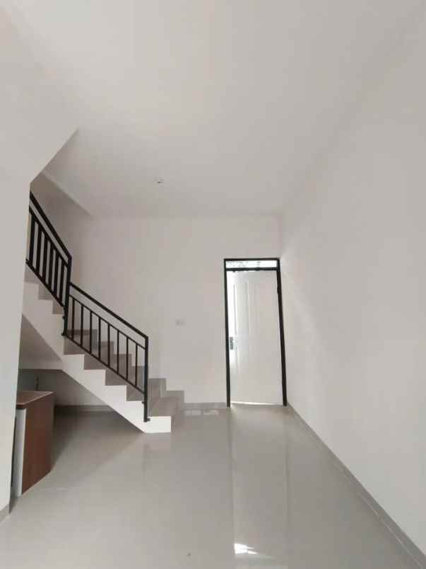 dijual rumah di kawasan asri gland cilengkrang