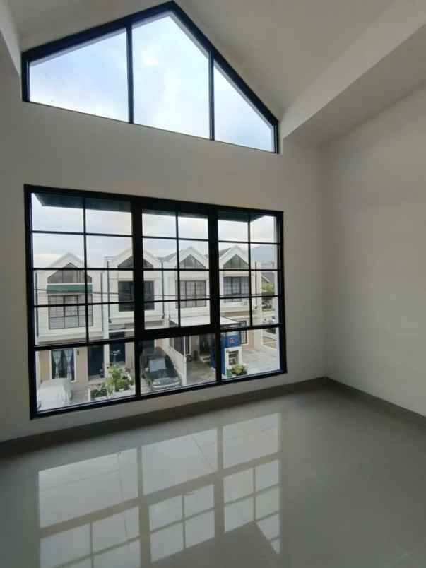 dijual rumah di kawasan asri gland cilengkrang