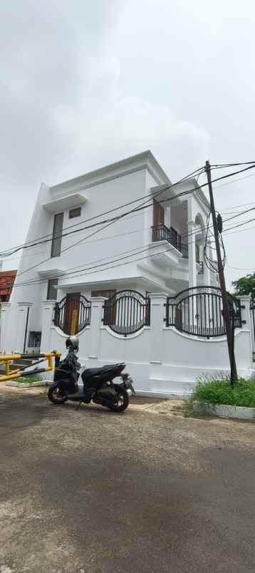 dijual rumah duren sawit