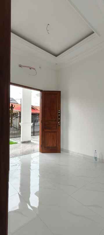 dijual rumah duren sawit