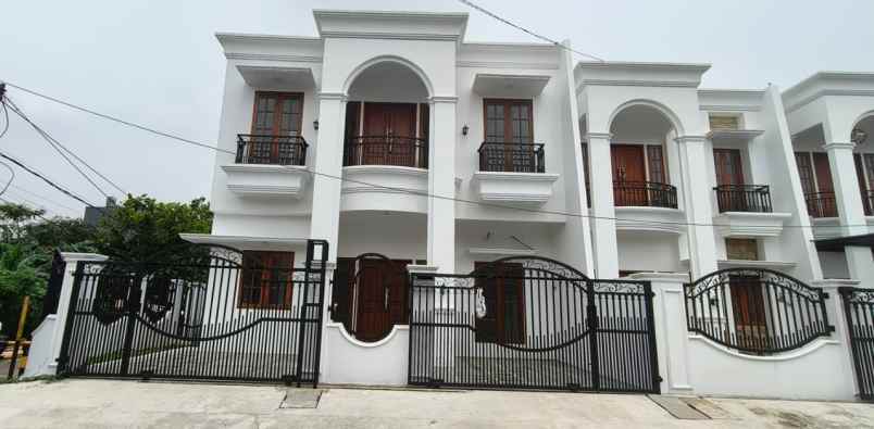 dijual rumah duren sawit