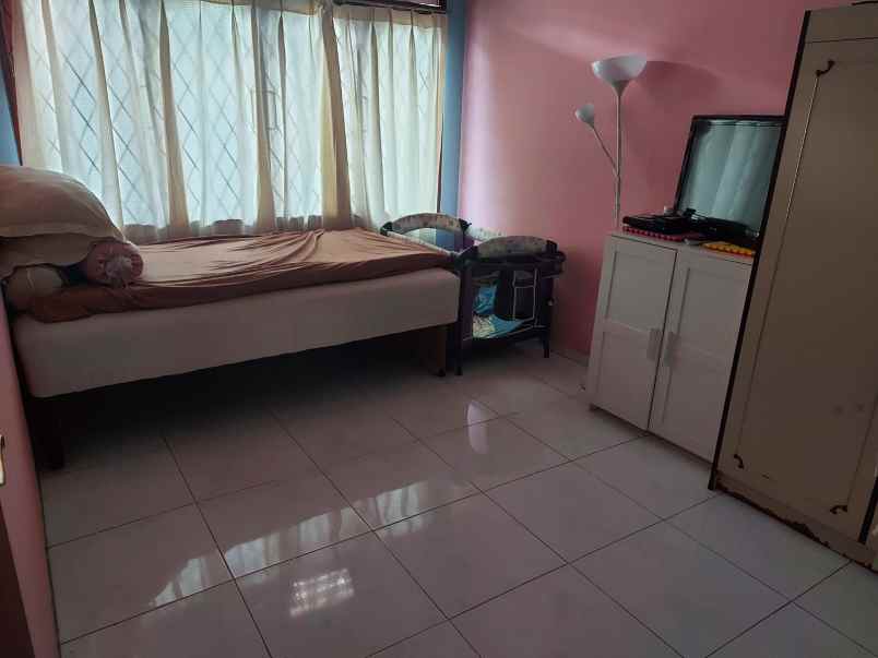dijual rumah duren sawit