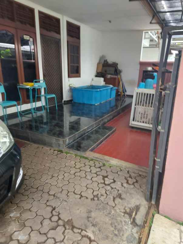 dijual rumah duren sawit