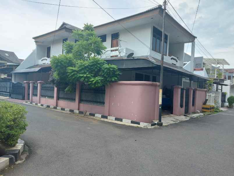 dijual rumah duren sawit