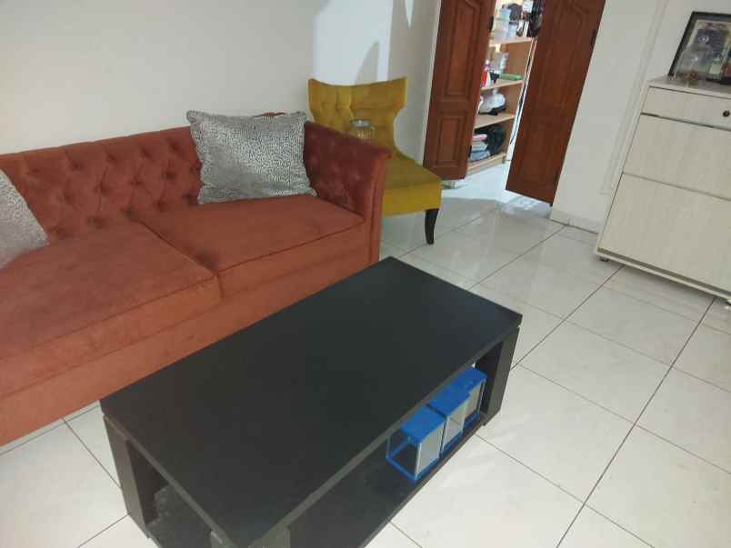 dijual rumah duren sawit