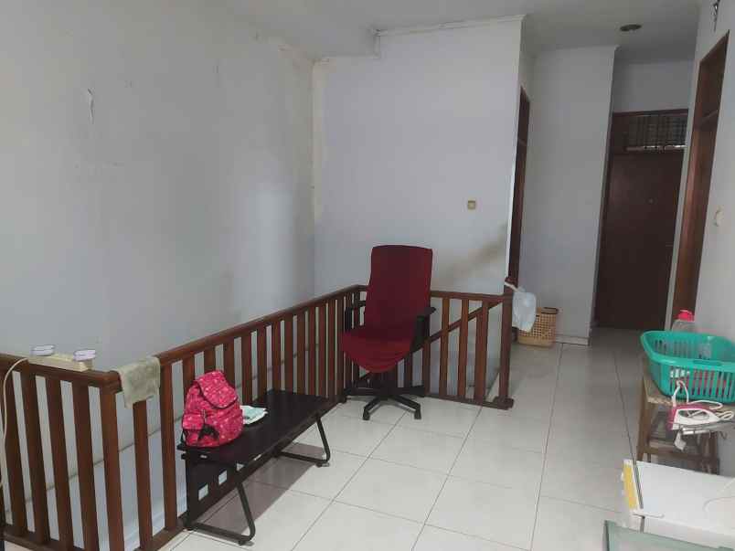 dijual rumah duren sawit