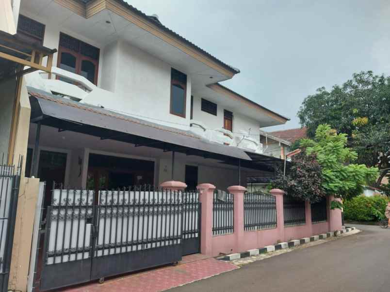dijual rumah duren sawit