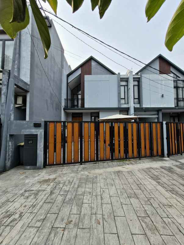 dijual rumah duren sawit jaktim
