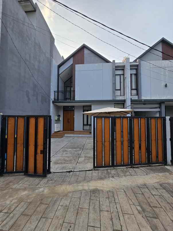 dijual rumah duren sawit jaktim