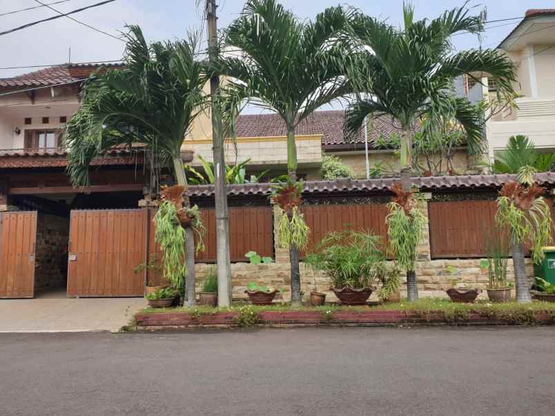 dijual rumah eknik cinere depok