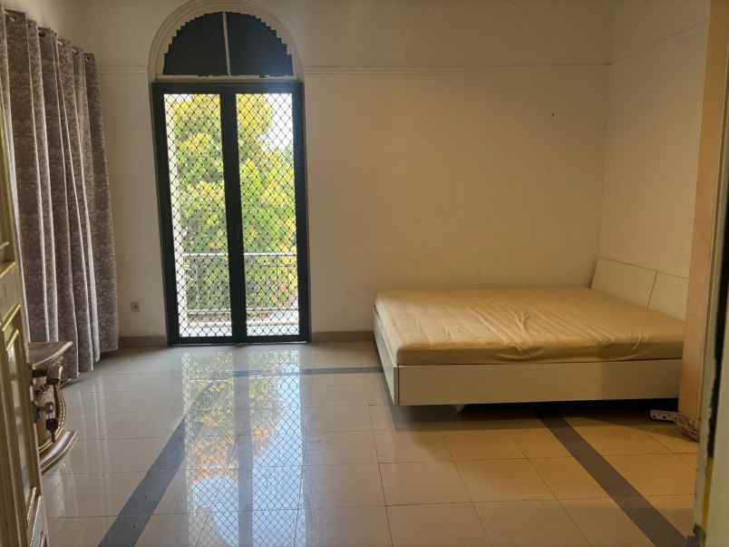 dijual rumah gading riviera