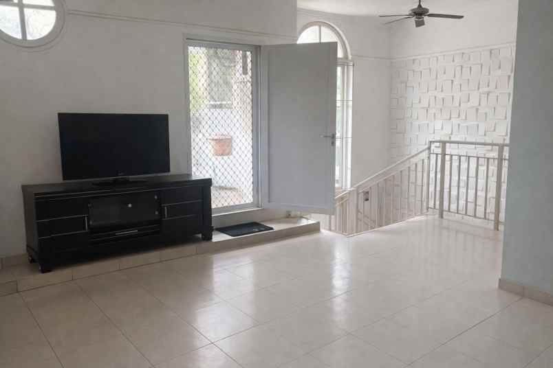 dijual rumah gading riviera