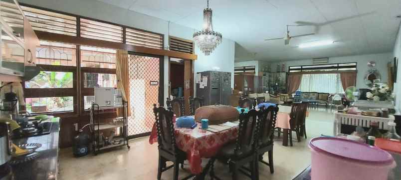 dijual rumah gandaria