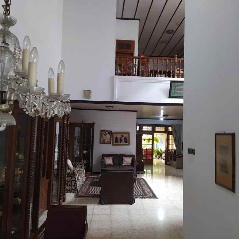 dijual rumah gayungsari