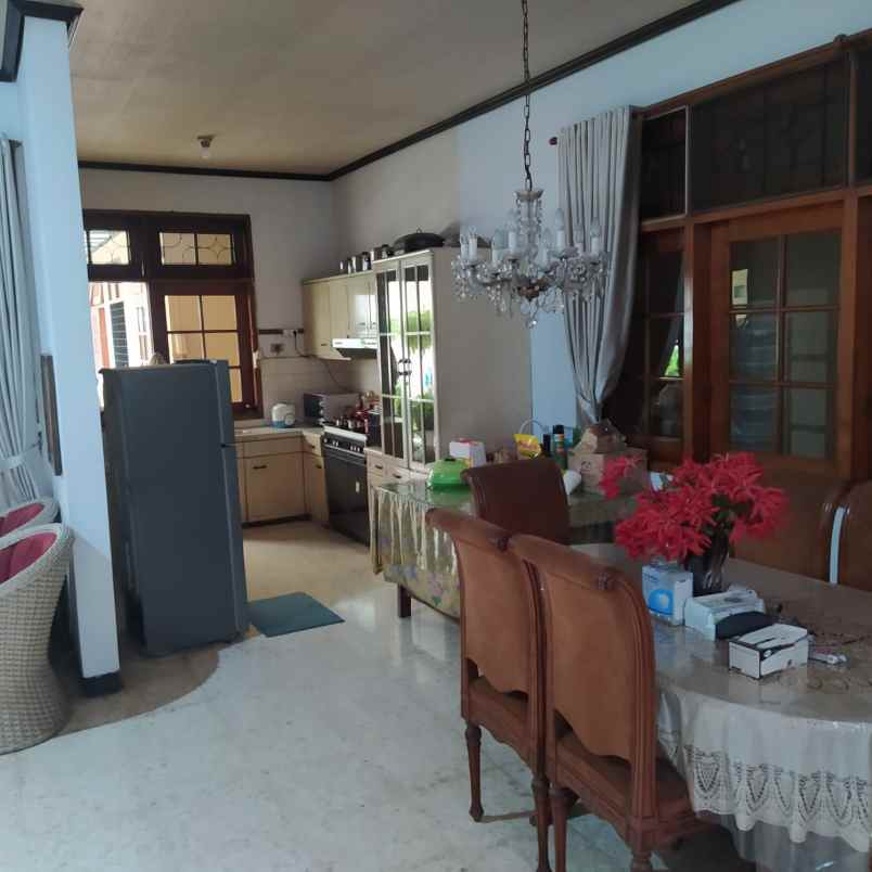 dijual rumah gayungsari