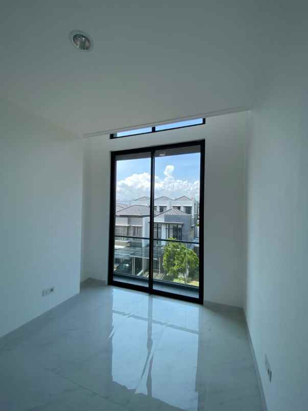 dijual rumah golf island cluster harmoni 5x15