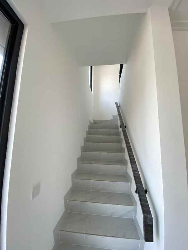 dijual rumah golf island cluster harmoni 5x15