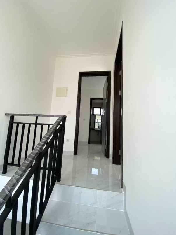 dijual rumah golf island cluster harmoni 5x15