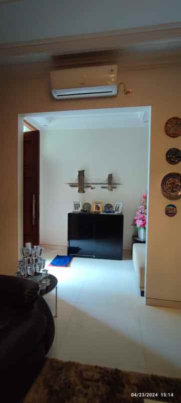 dijual rumah graha famili family