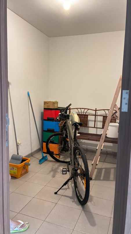 dijual rumah graha natura