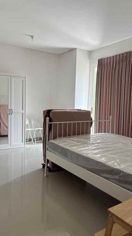 dijual rumah graha natura