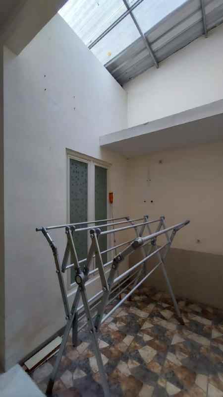 dijual rumah graha sukolilo regency