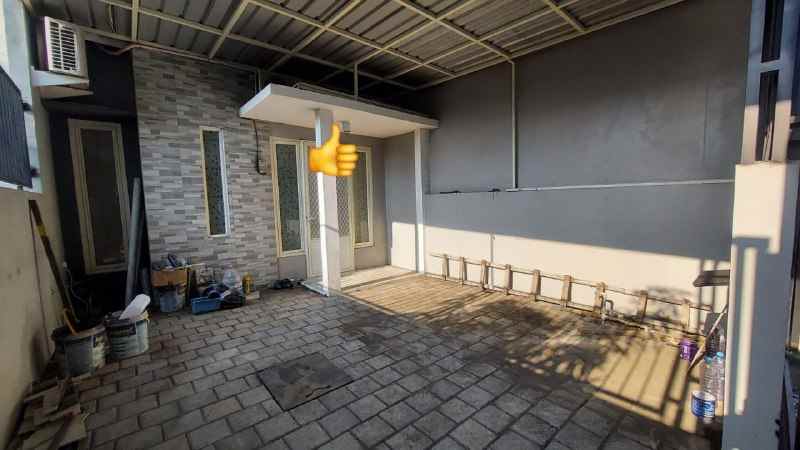 dijual rumah graha sukolilo regency