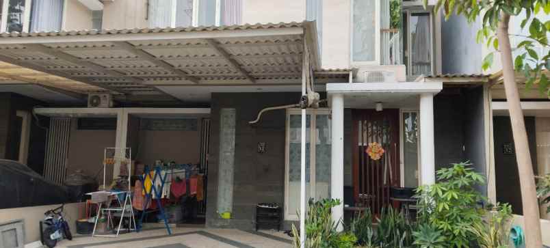 dijual rumah greenlake type fontana citraland surabaya