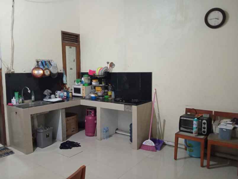 dijual rumah gumung batu