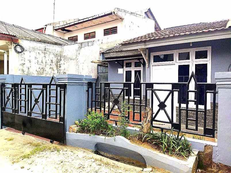dijual rumah harapan indah 1