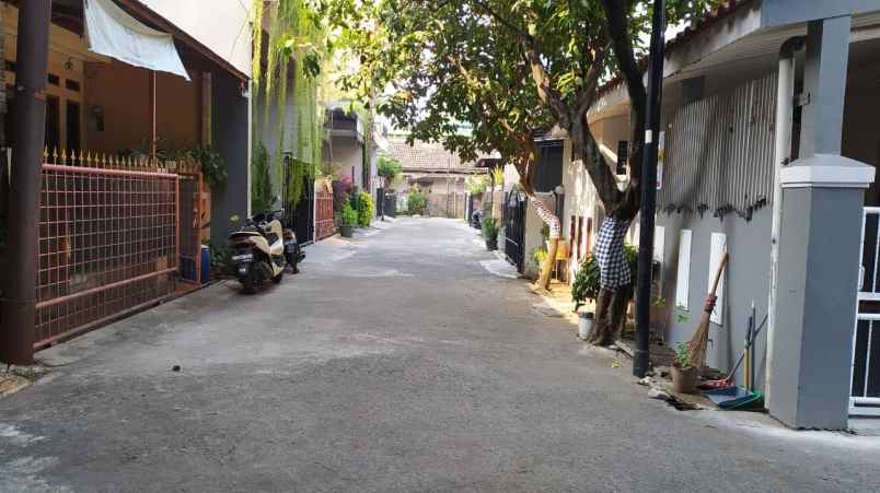 dijual rumah hook ciledug kota tangerang