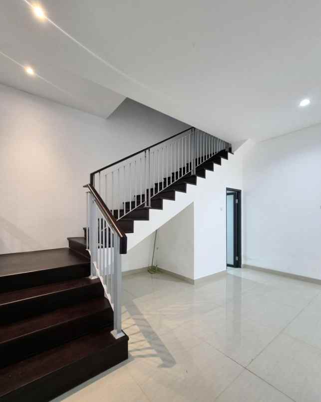 dijual rumah imperial beach palm beach