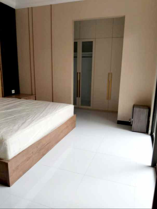 dijual rumah jadeite