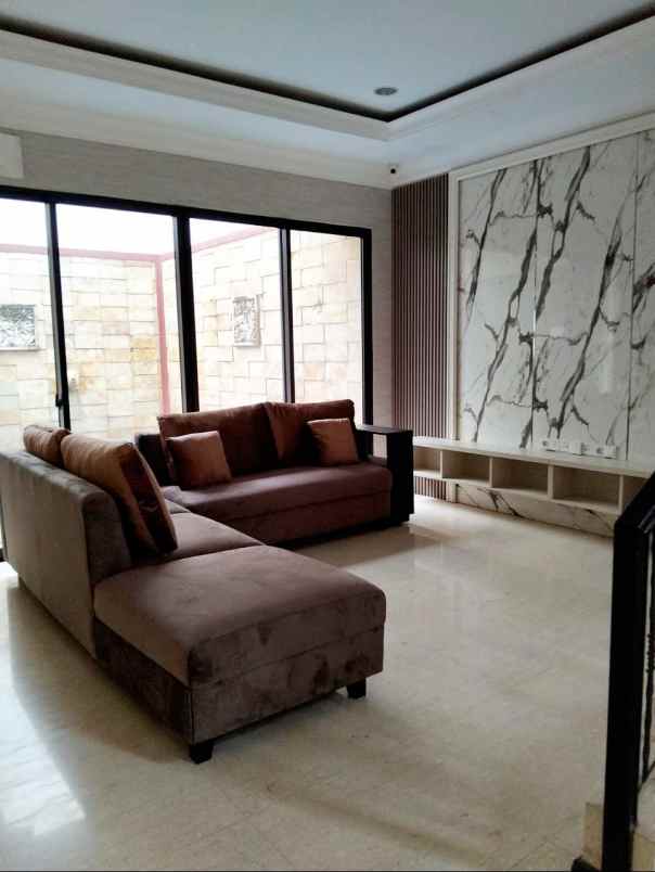 dijual rumah jadeite