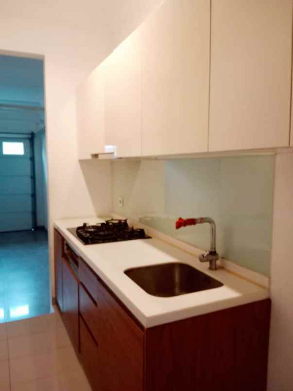 dijual rumah jadeite