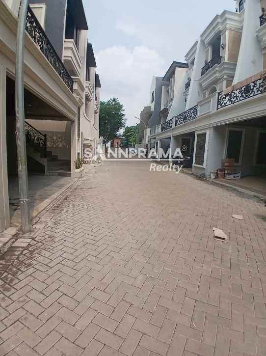 dijual rumah jagakarsa