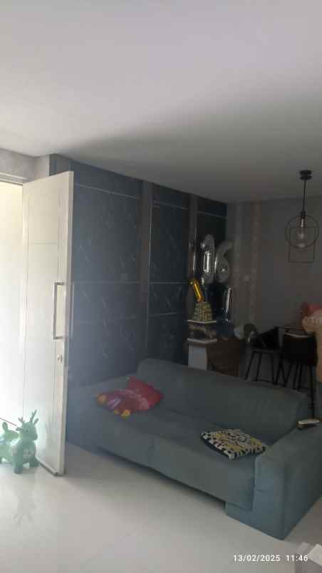 dijual rumah jalan grand pakuwon