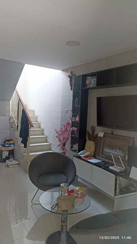 dijual rumah jalan grand pakuwon