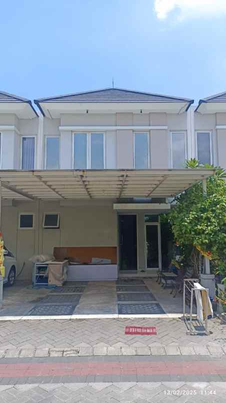 dijual rumah jalan grand pakuwon