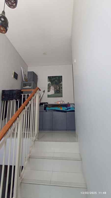 dijual rumah jalan grand pakuwon