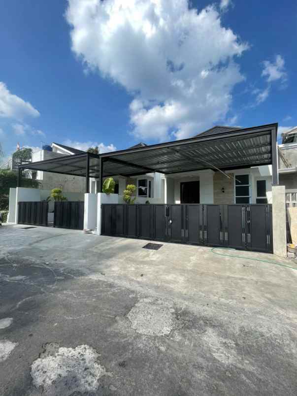 dijual rumah jalan kaliurang km 10