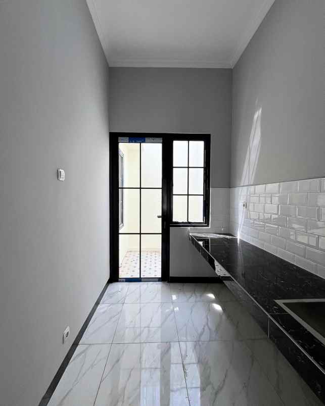 dijual rumah jalan kemang raya 3