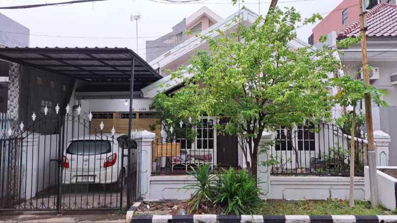 dijual rumah jalan klampis anom
