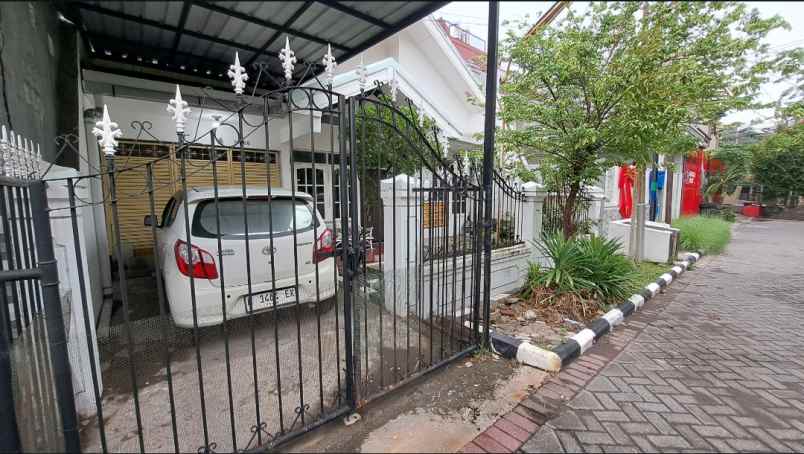 dijual rumah jalan klampis anom