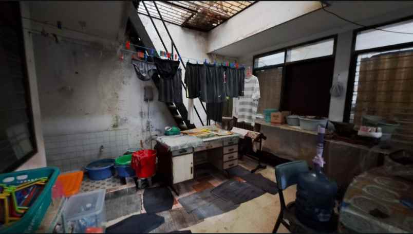 dijual rumah jalan klampis anom
